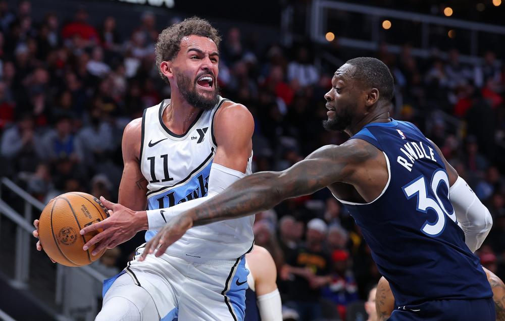 而围绕他的 而围绕他的